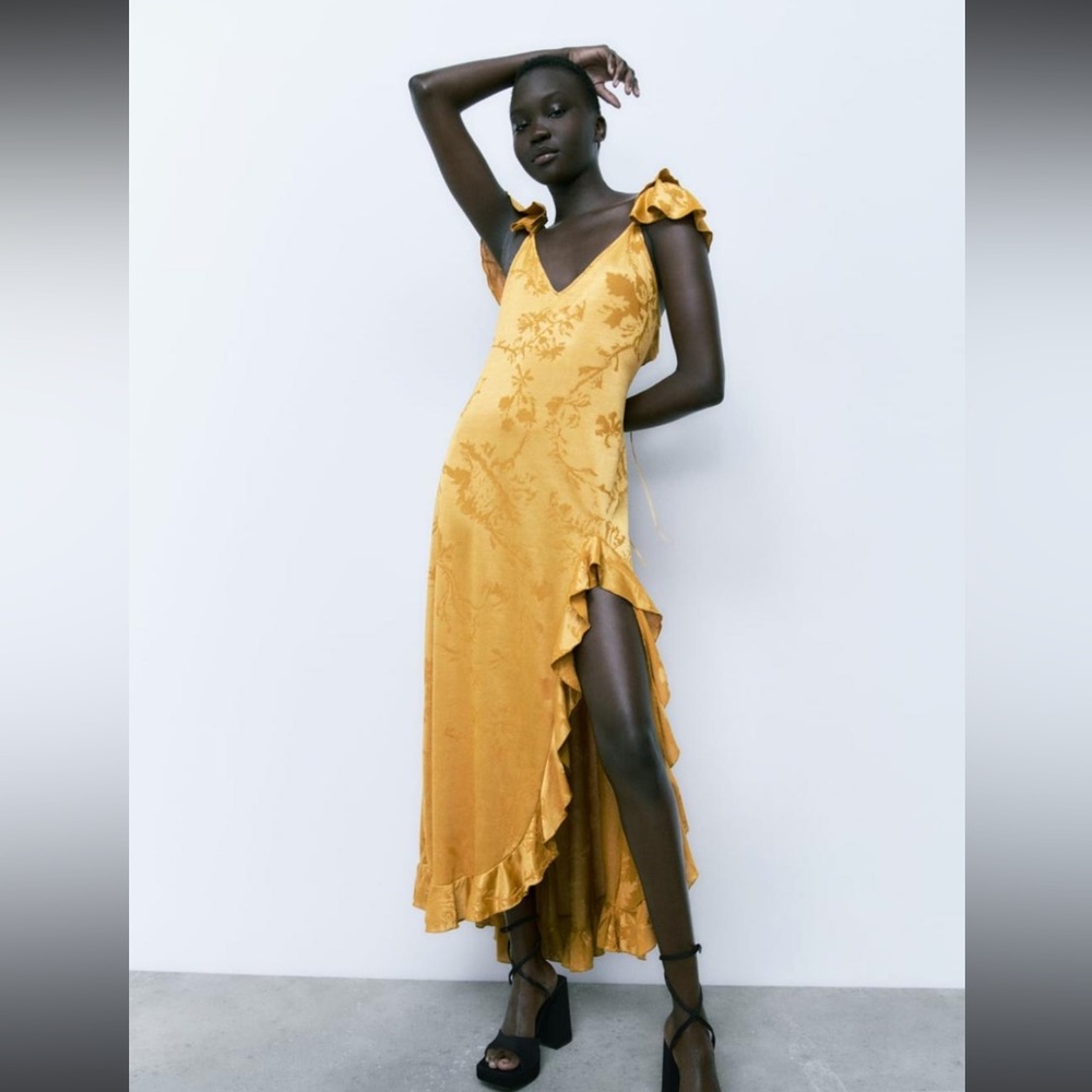 Zara Gold Jacquard Ruffle Dress Size M - Ref 4886/454